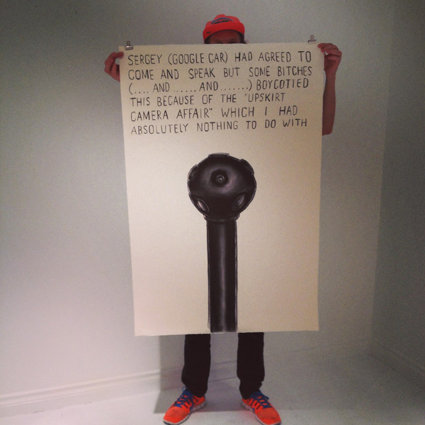 Jakob Boeskov and his piece, Simulation Day Chaos Drawing I (photo: courtesy of HURRA!)