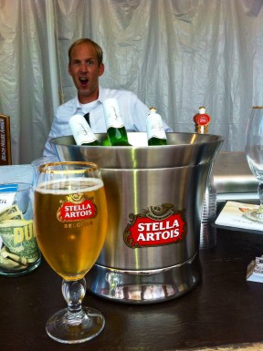 Stella Artois bartender serves with style at Walk With Sally's 8th Annual  White Light White Night event (photo credit: Rochelle Robinson)