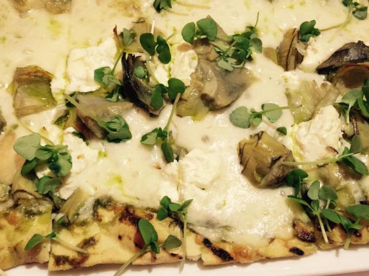 Michael's on Naples Funghi e Taleggio pizza. (Photo credit: Scott Bridges) 